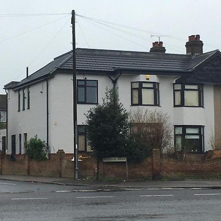 Ar-Rahman, 1 Bed Room And 1 Living Room Apartment 达特福德 外观 照片