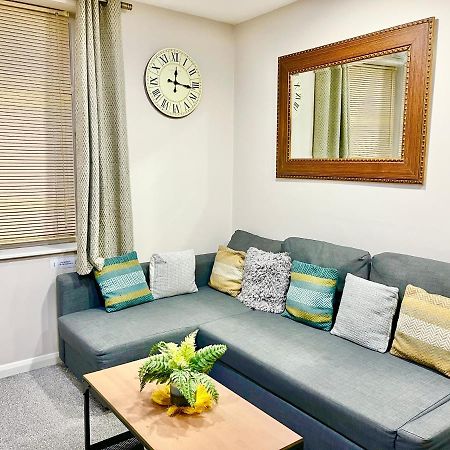 Ar-Rahman, 1 Bed Room And 1 Living Room Apartment 达特福德 外观 照片