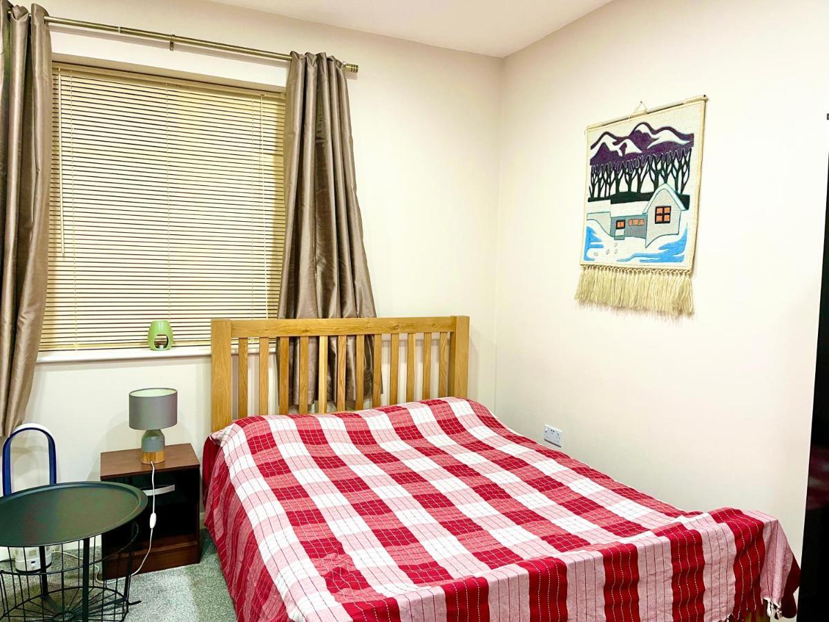 Ar-Rahman, 1 Bed Room And 1 Living Room Apartment 达特福德 外观 照片